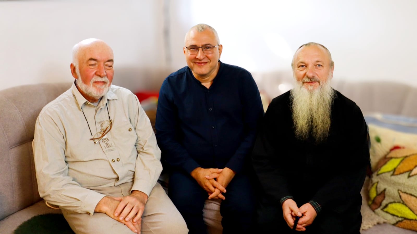  Ce instituție este aici? Un sfânt lăcaș. La noi în URSS nu există așa ceva și nici aici nu va mai fi